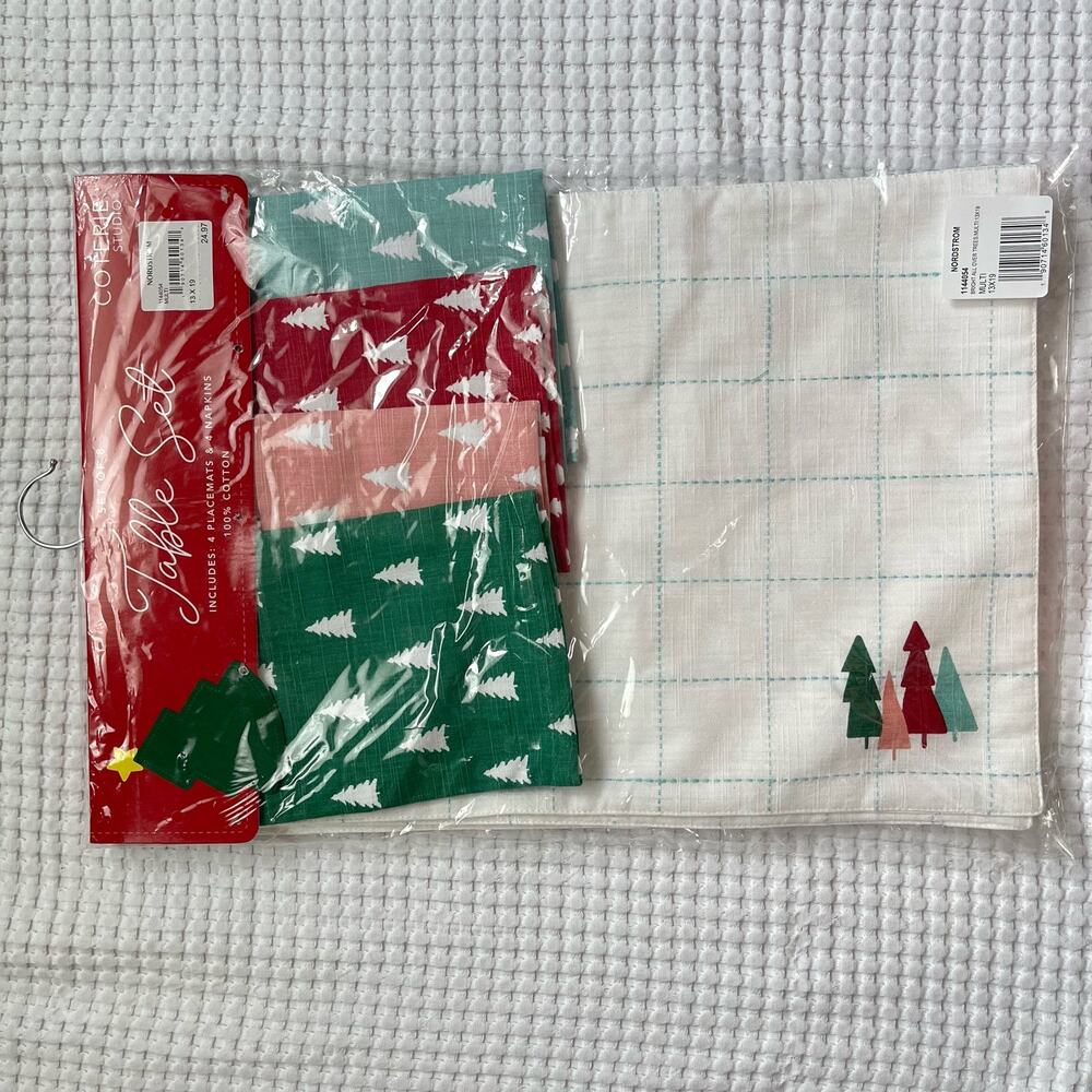 NWT Coterie Studio Holiday 8pc Placemats + Napkin Set
